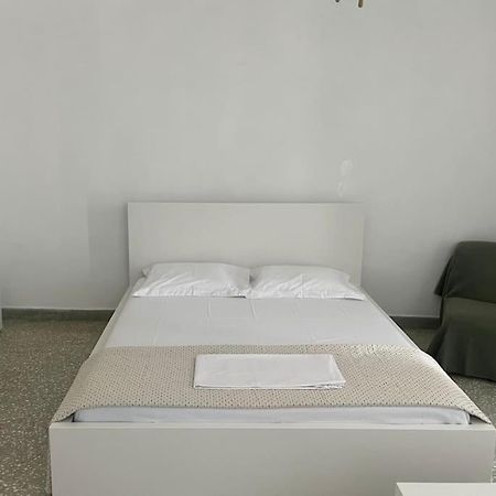 Cozy, Spacious, Newly Renovated Flat In Adamas Luaran gambar
