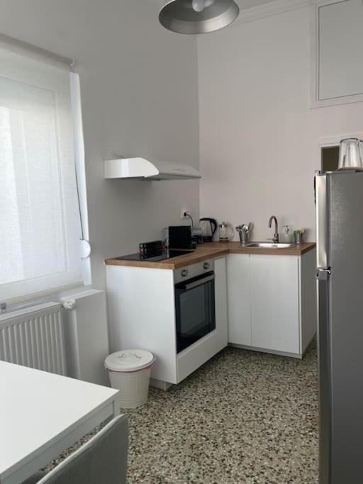 Cozy, Spacious, Newly Renovated Flat In Adamas Luaran gambar