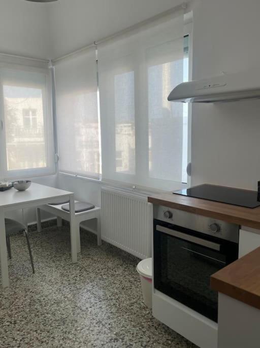 Cozy, Spacious, Newly Renovated Flat In Adamas Luaran gambar
