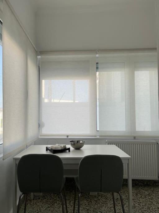 Cozy, Spacious, Newly Renovated Flat In Adamas Luaran gambar
