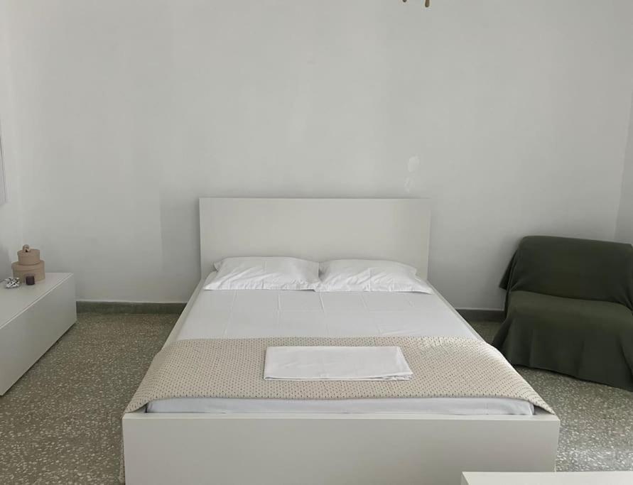 Cozy, Spacious, Newly Renovated Flat In Adamas Luaran gambar
