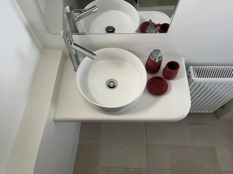 Cozy, Spacious, Newly Renovated Flat In Adamas Luaran gambar